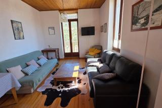 Spacious Briançon Flat with Balcony - 9