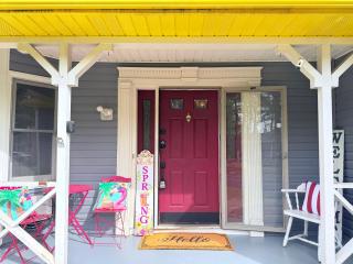 Large 3BR Home for Families and Work Stays With Fast WIFI - 3