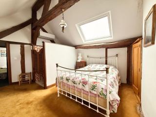 Former riverside rectory - 4