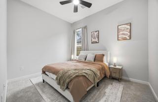 Modern 3BR Home I 5 Min to NRG Stadium & Med Center - 6