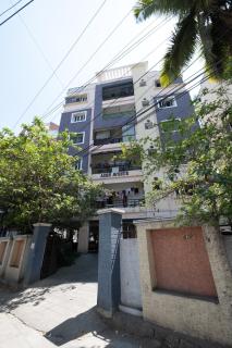 Urban Nests Premium 3BHK AC rooms city center - 9