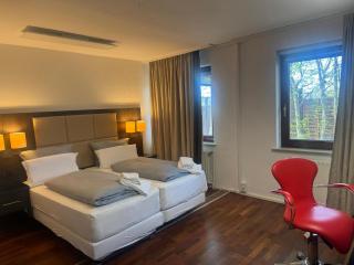 4 Big Bedrooms, Bungalow & Garden, Schlehe 8 - 0