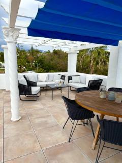 West-Facing Penthouse Roof Terrace Overlooking Pool Walk to Tennis and Golf in Benavista - 5