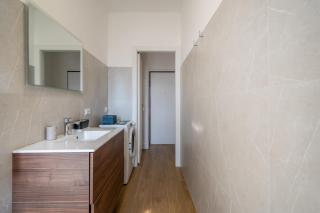 Lake Como 5' - Mountain View - 10' Station - Wifi, AC - 8