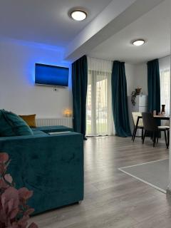 Town Apartments Coresi Mall Area by Glam Story - Parking Option - 6