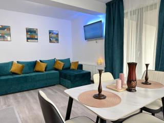 Town Apartments Coresi Mall Area by Glam Story - Parking Option - 4