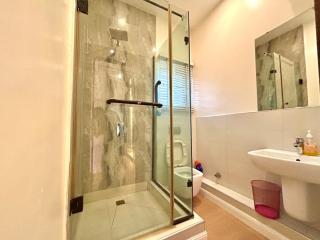 Waterfront 2 Bedroom Pent House - 9