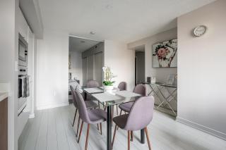 Gorgeous 2Bedroom 2Bathroom Condo with Balcony in Downtown Toronto - 2