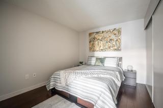 Gorgeous 2Bedroom 2Bathroom Condo with Balcony in Downtown Toronto - 6