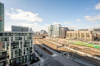 Gorgeous 2Bedroom 2Bathroom Condo with Balcony in Downtown Toronto - 9