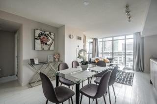 Gorgeous 2Bedroom 2Bathroom Condo with Balcony in Downtown Toronto - 5