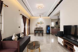 The Bloom Haven by StayJade2BHKPvt. Pool - 3