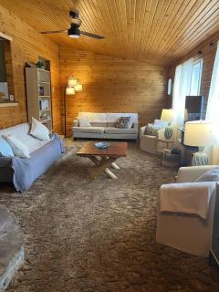 Relaxing 2-Bed Country Home Bruce Trail & Falls - 4