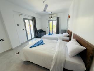Azure Guest House - 4