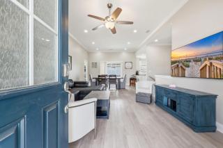 4 BR Stunning House Near Beach and Main St - 4