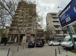 Super Central Retreat - 9