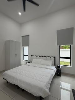 51 Hangout House - 8