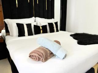 Pool View Marina 3BR 2BA - 2