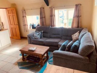 Near Rhosneigr - Sleeps 2 - Pets and Parking - 3