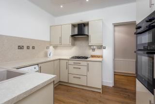 Seafield House - Donnini Apartments - 7