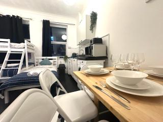 Budget Studio Flat in City Centre - 7