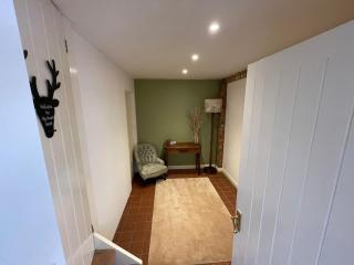 Private Self Contained Annexe Room with en-suite - Dogs welcome - 4
