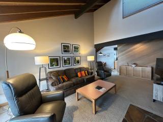 52 Meadow House - 4