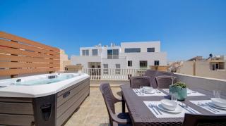 St Julians 3BD Apartments & Penthouse with Heated Jacuzzi - 8