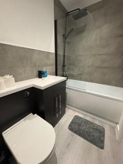 Central Hull 2 bedrooms Brand New Apartment - 6