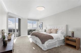 Exclusive Waterfront Sky Residence - 6