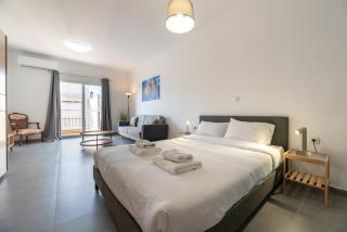 Skyline Studio apartment with balcony - 1