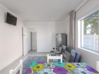 Disa 5 Flat 2 Downstairs - 1