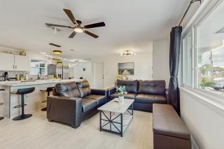 Steps to Sea! Coastal Escape in Fort Walton Beach - 6