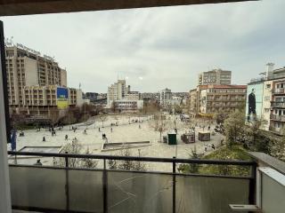 Black & Bright - Main Square - 4