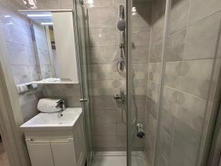 The Snowy Loft by Key&Stay - 9