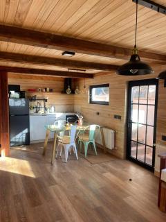 Tiny Under Chalet - 9