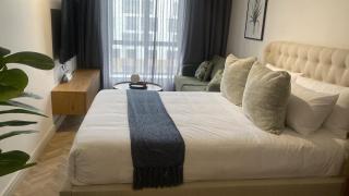 One Rosebank - Executive Studio Suite - 4