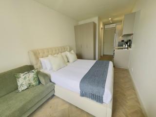 One Rosebank - Executive Studio Suite - 2