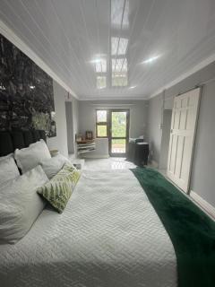 US Valley Guest House - 5