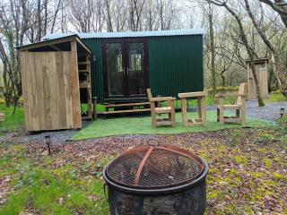 Woodland glamping cabin - 5