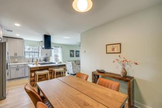 < 1 Mi to Lackland AFB: WFH-Friendly Retreat! - 2