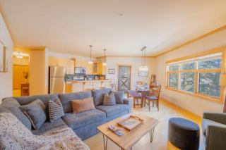 Hygge House - downtown mountain view sanctuary - 7