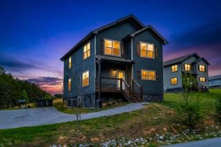 Dog Friendly Cabin w Hot Tub, Arcade & Fireplace - Sevierville - 0