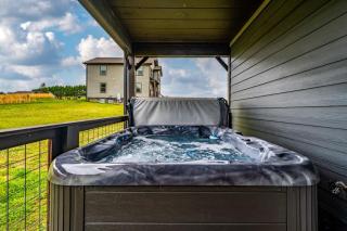 Dog Friendly Cabin w Hot Tub, Arcade & Fireplace - Sevierville - 9