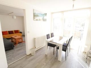 Carpenters Court - 6