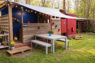 WaldCamp GRÜNZEIT-Naturunterkünfte, Upcycling Caravans & Glamping nähe Spreewald bei Cottbus - 8