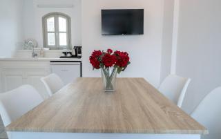 Oia's Square Residences - 7