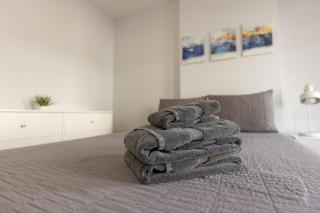 Your Home Base, Cozy 2BR - 3