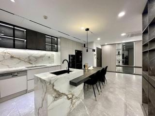 Stylish 3-bedroom River View Apartment - 7