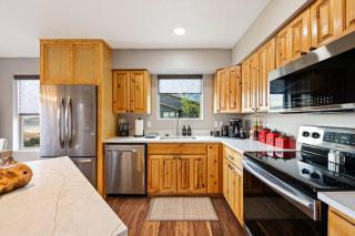 New! 3 Min to Deer Valley, Garage, Hot Tub, Views! - 8